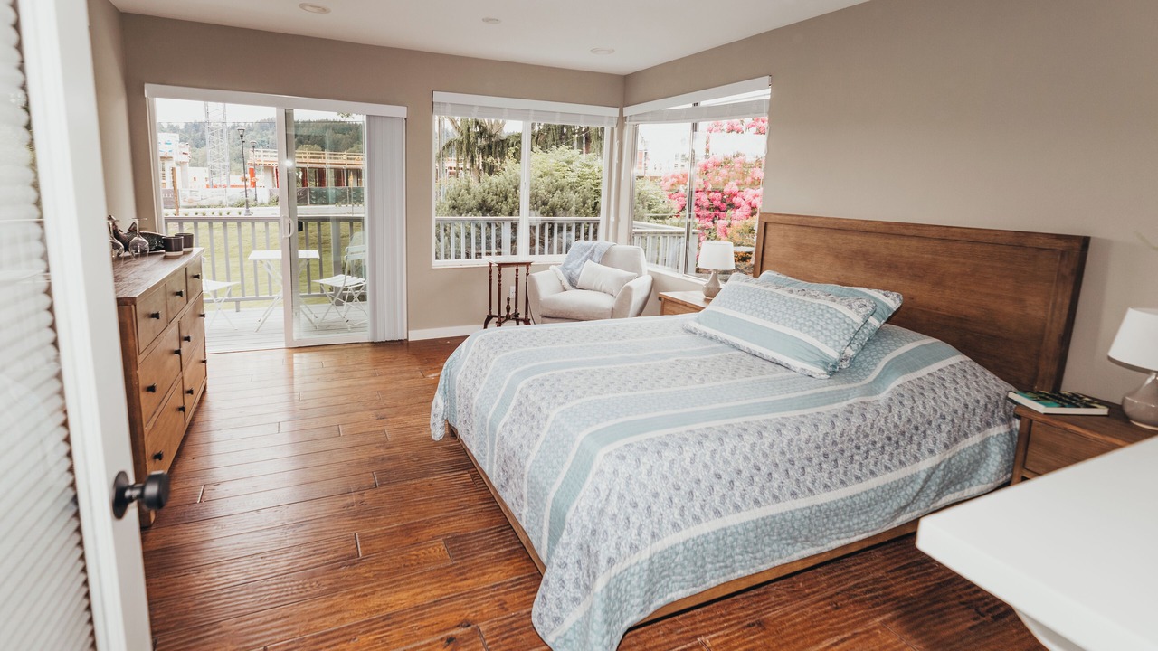 Photo of Bedroom in Cottage Lake