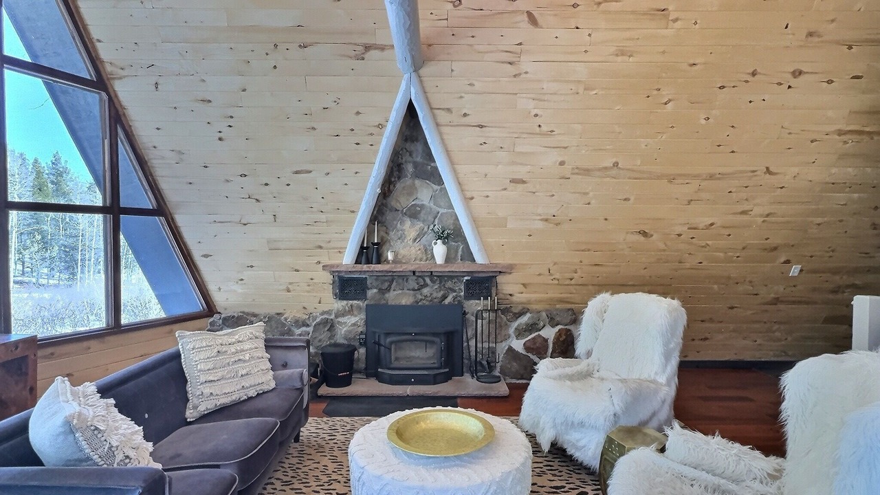 Photo of Livingroom in Evergreen