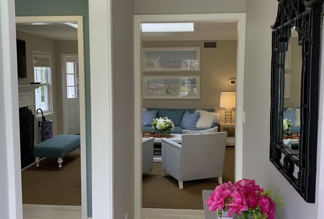 Photo of Livingroom in Village of Southampton
