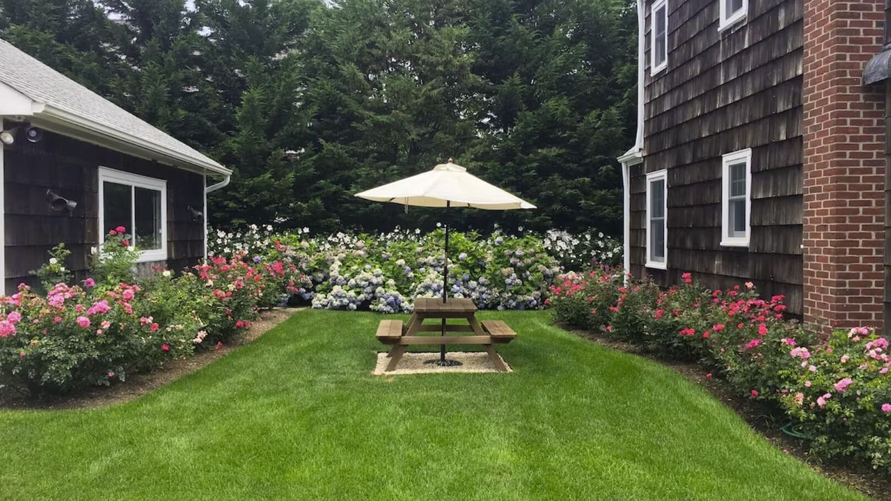 Photo of Outdoor in Village of Southampton