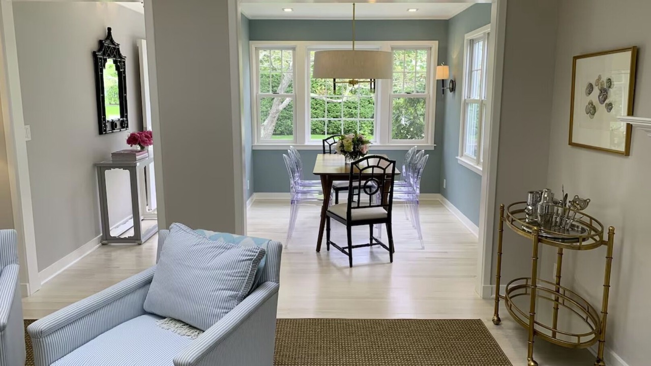 Photo of Livingroom in Village of Southampton