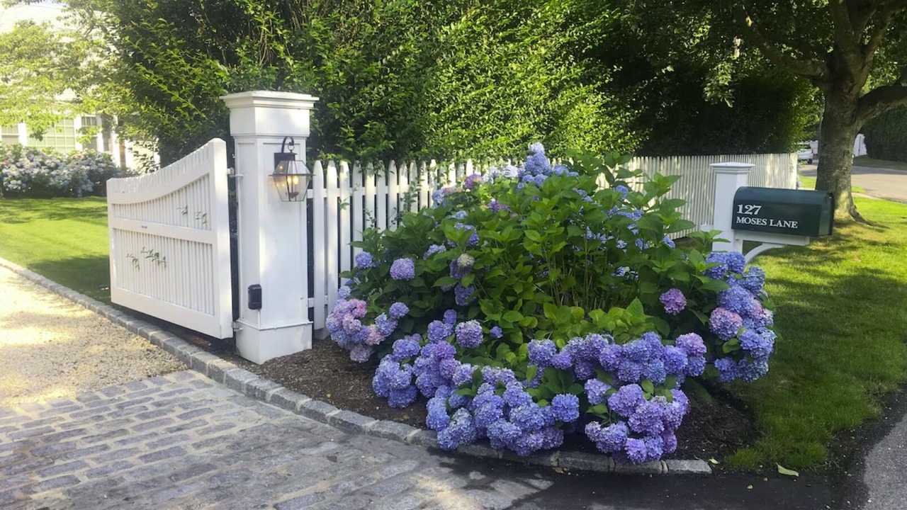 Photo of Outdoor in Village of Southampton