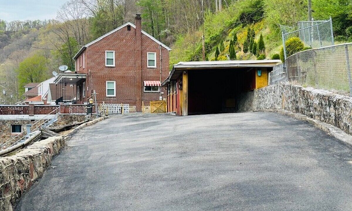 Photo of Others in Kyle
