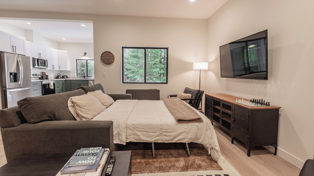 Photo of Livingroom in Snoqualmie Pass