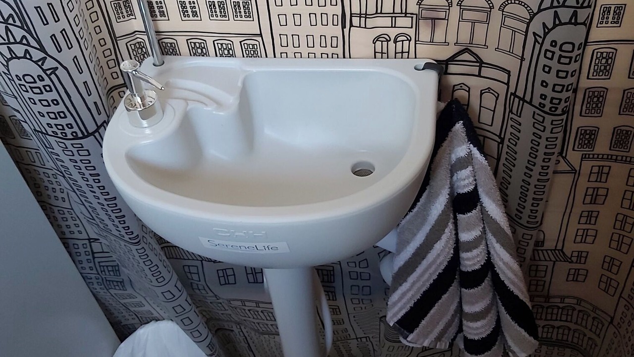 Photo of Bathroom in Division No. 8