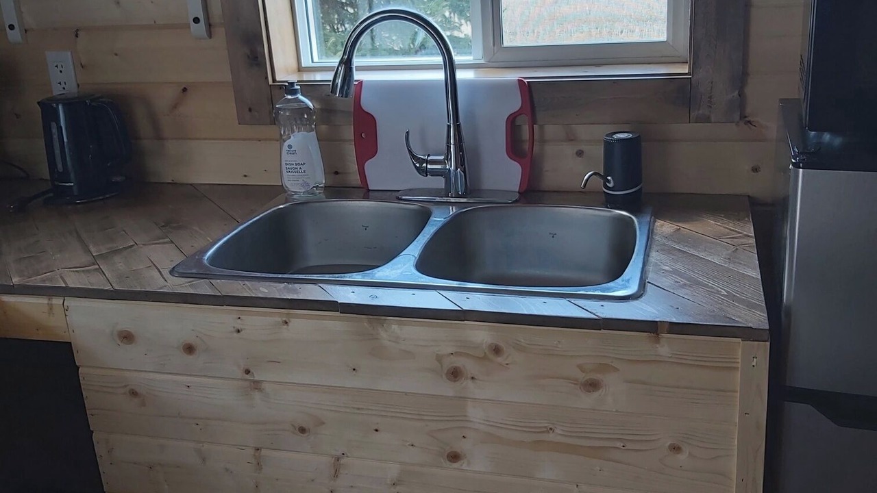 Photo of Kitchen in Division No. 8