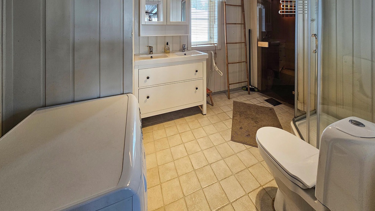 Photo of Bathroom in Fla Municipality