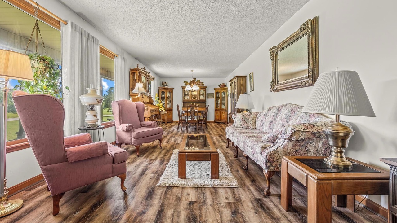Photo of Livingroom in Smithville