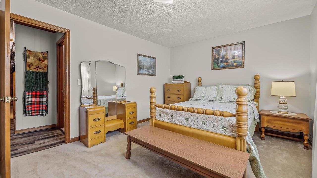 Photo of Bedroom in Smithville