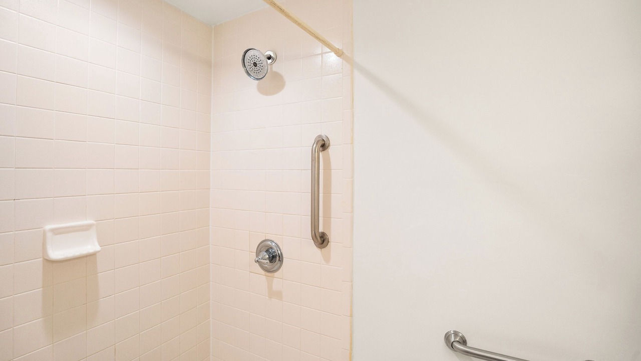 Photo of Bathroom in Beachwalk