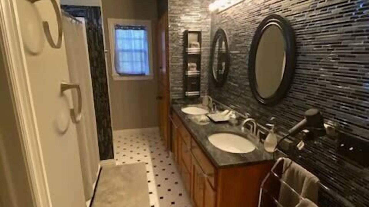 Photo of Bathroom in Eureka Springs