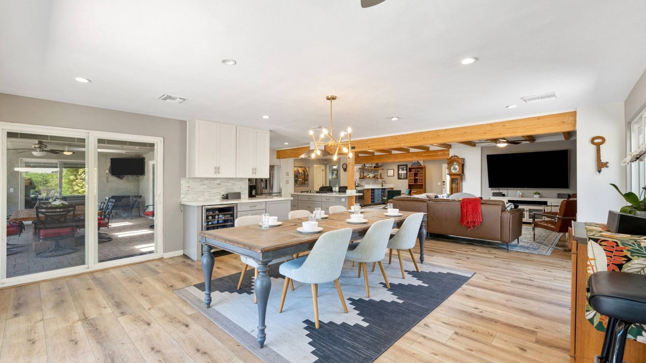 Photo of Livingroom in Magnesia Falls Cove