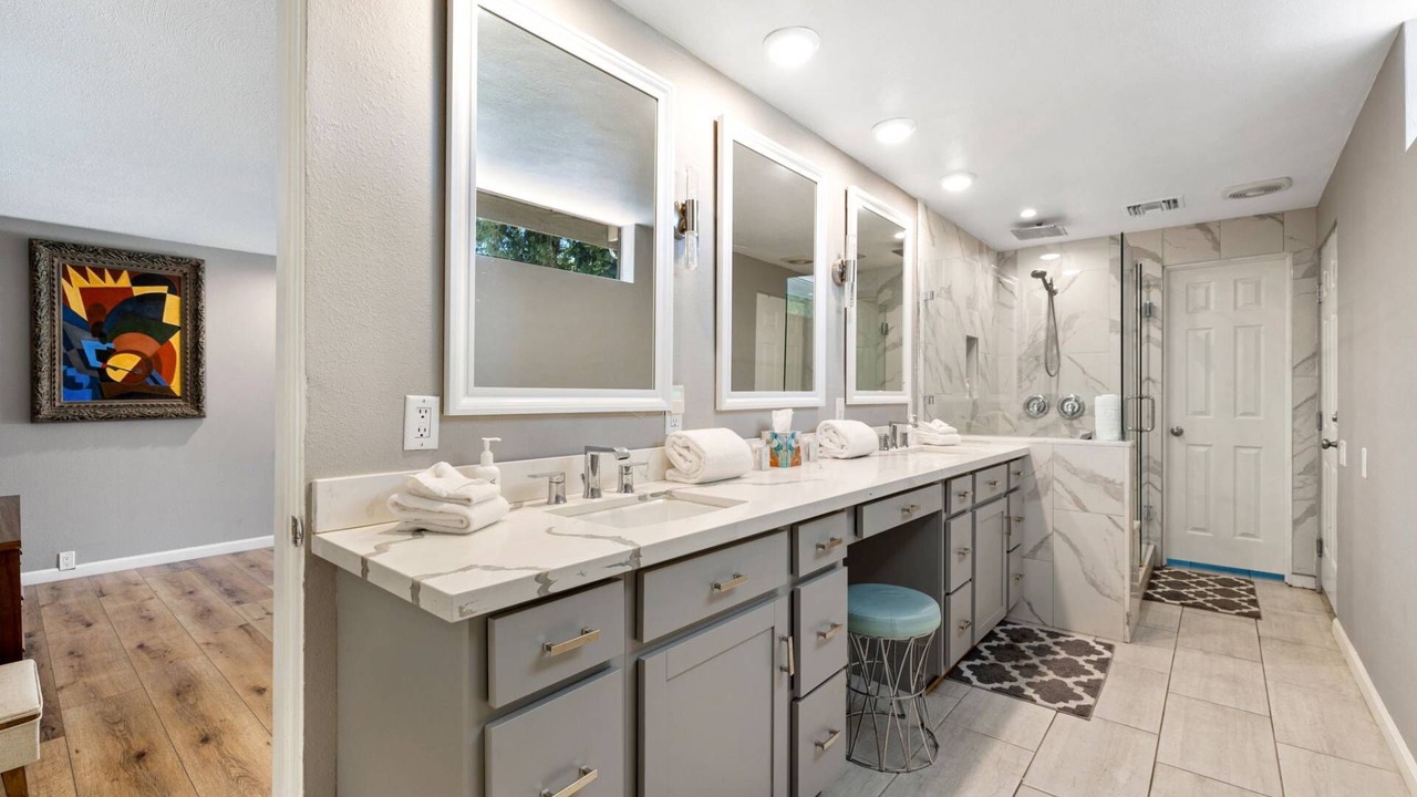 Photo of Bathroom in Magnesia Falls Cove