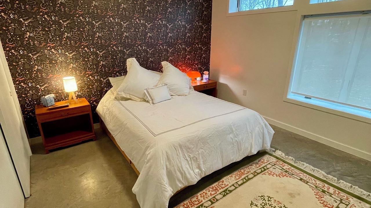 Photo of Bedroom in State College