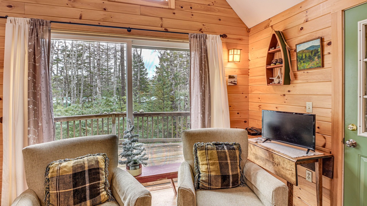 Photo of Livingroom in Lamoine
