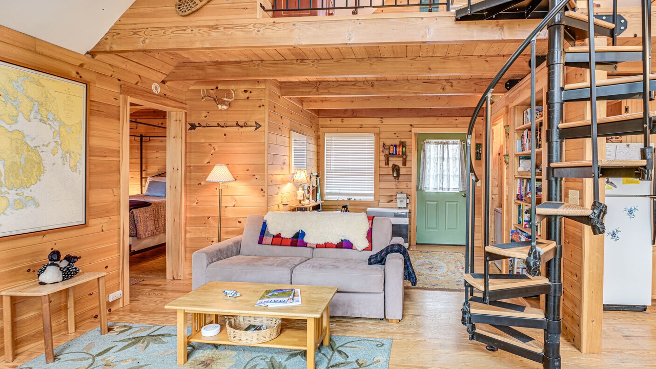 Photo of Livingroom in Lamoine