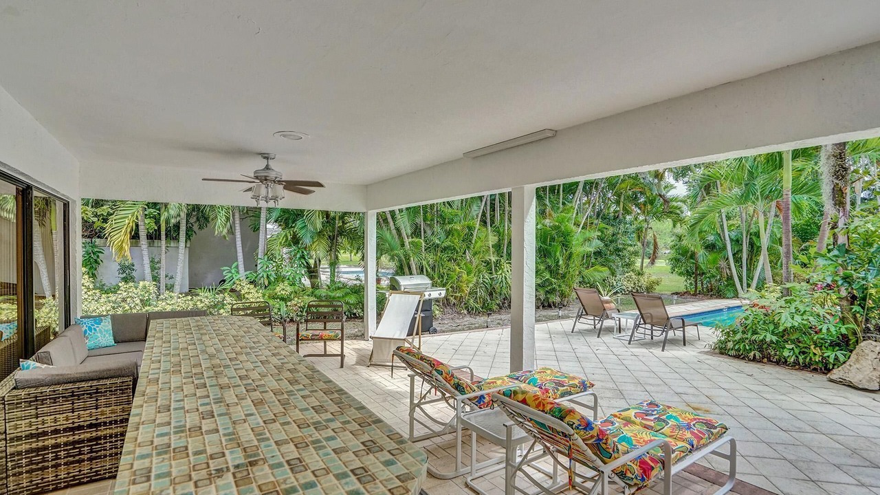 Photo of Patio Balcony in Survey Creek