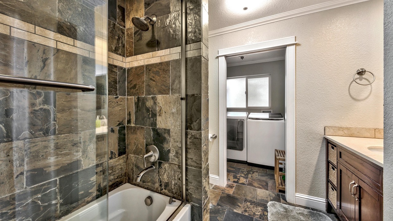 Photo of Bathroom in Round Hill Village