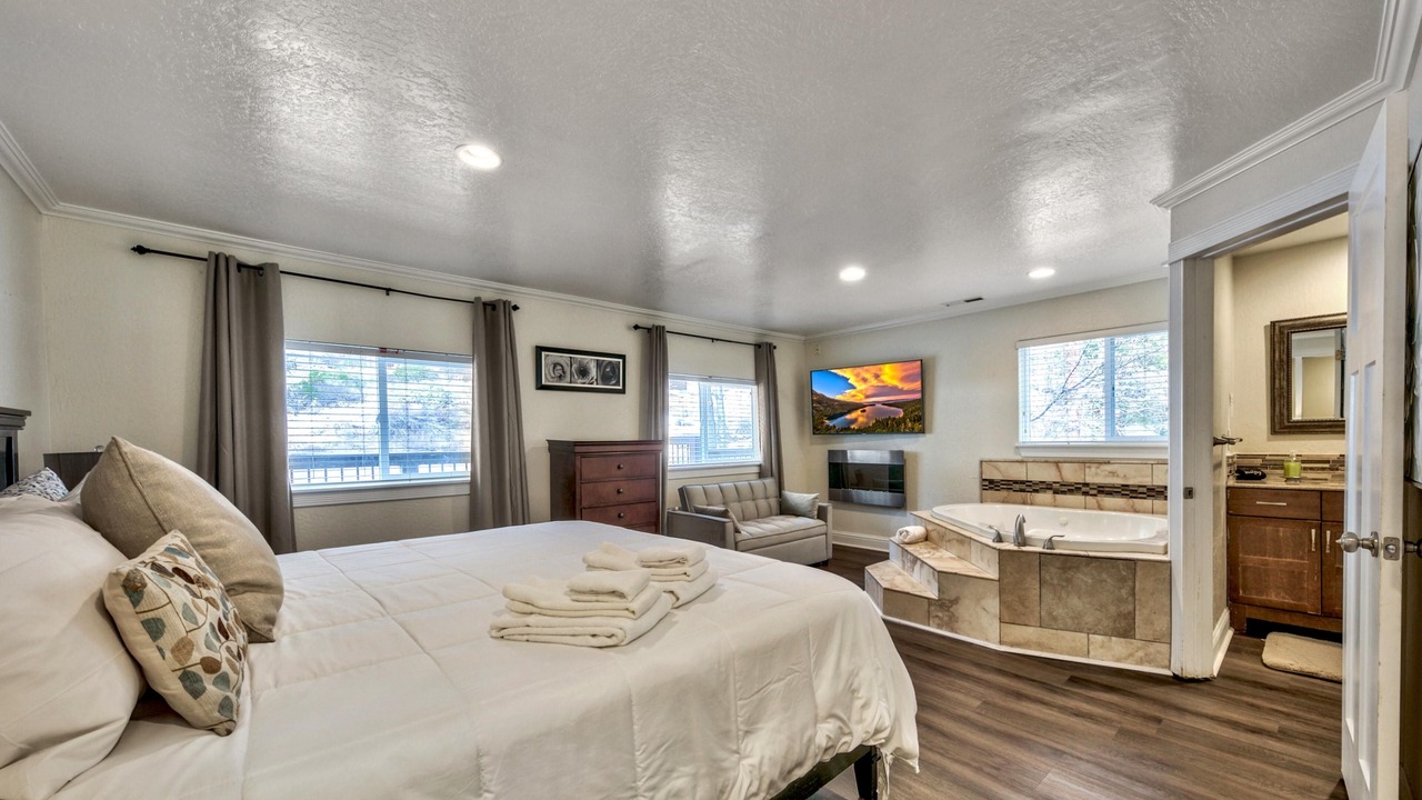 Photo of Bedroom in Round Hill Village