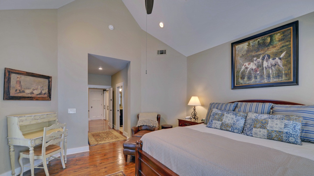 Photo of Bedroom in Toccoa