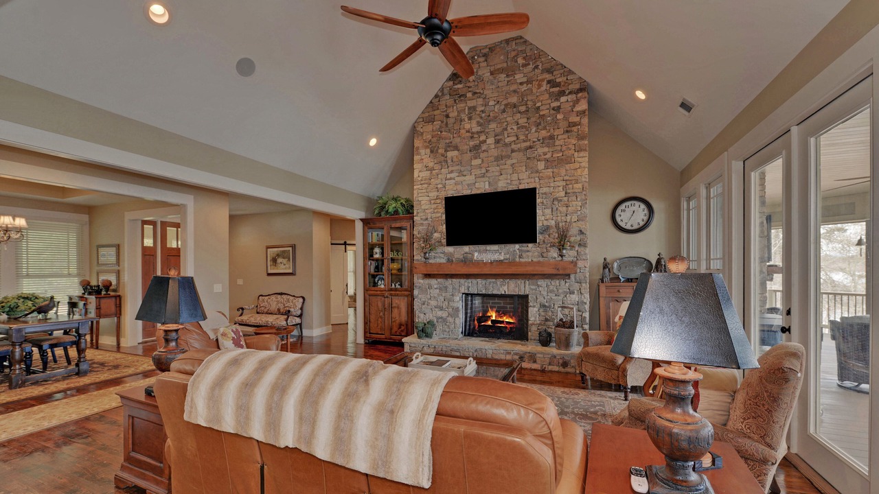Photo of Livingroom in Toccoa