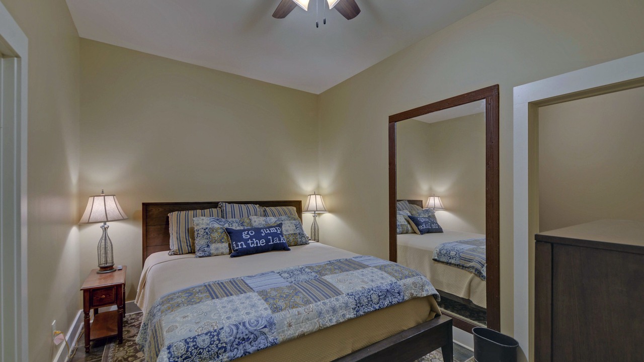 Photo of Bedroom in Toccoa
