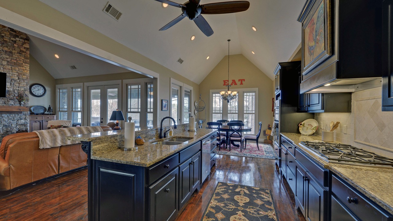 Photo of Kitchen in Toccoa