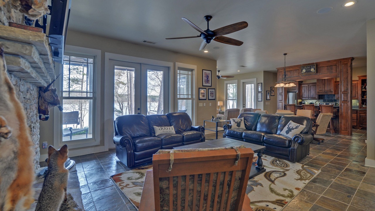 Photo of Livingroom in Toccoa