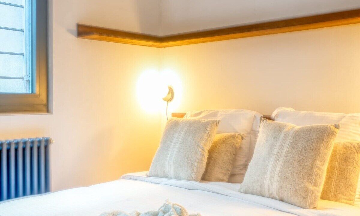 Photo of Bedroom in University District