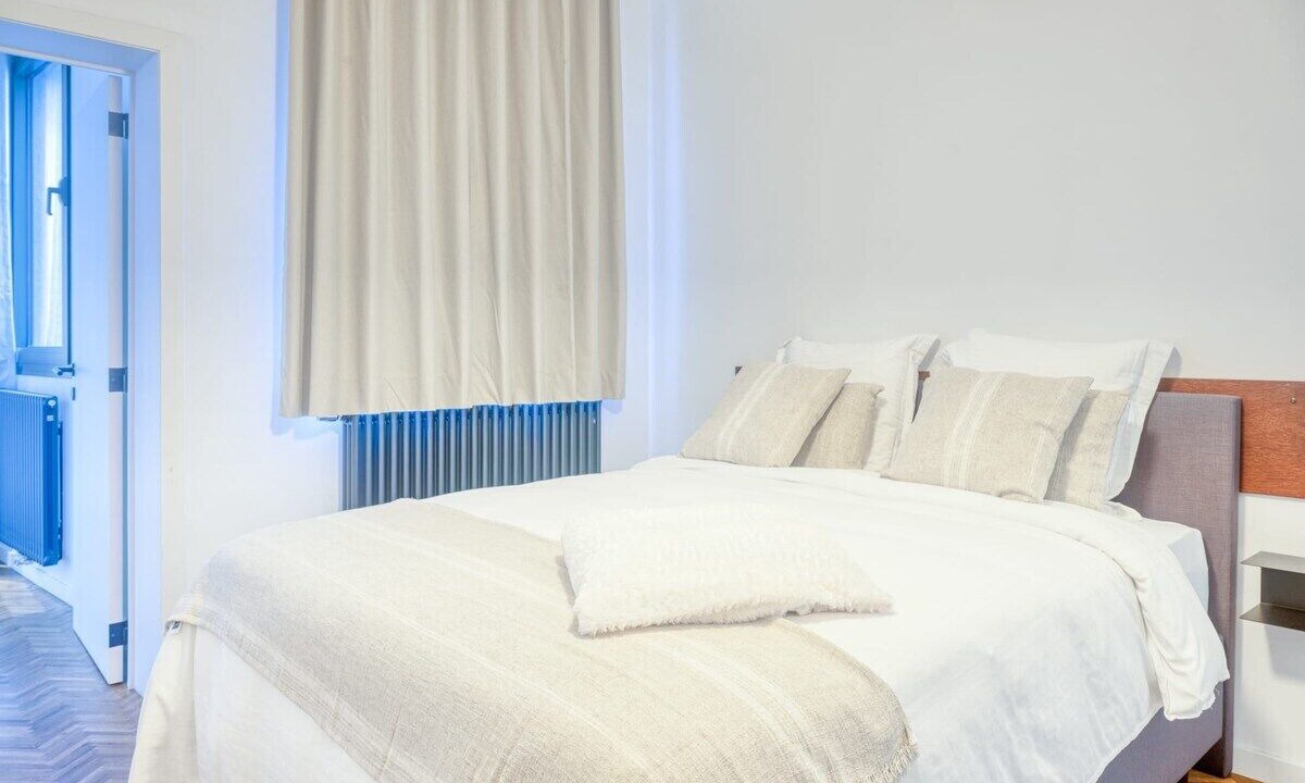 Photo of Bedroom in University District