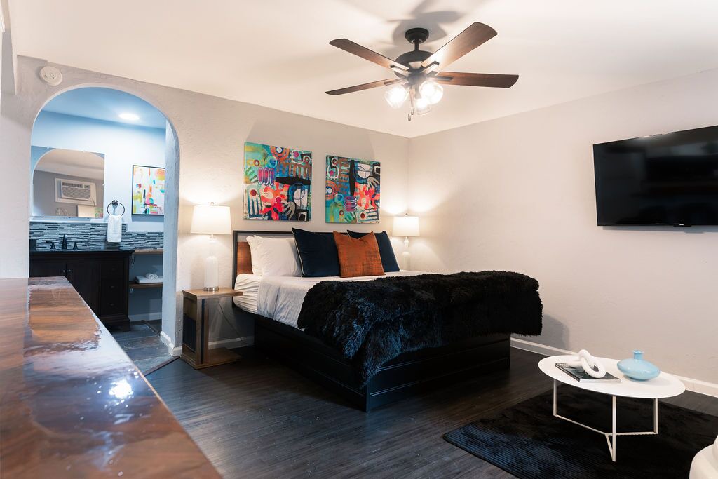 Photo of Bedroom in Neartown