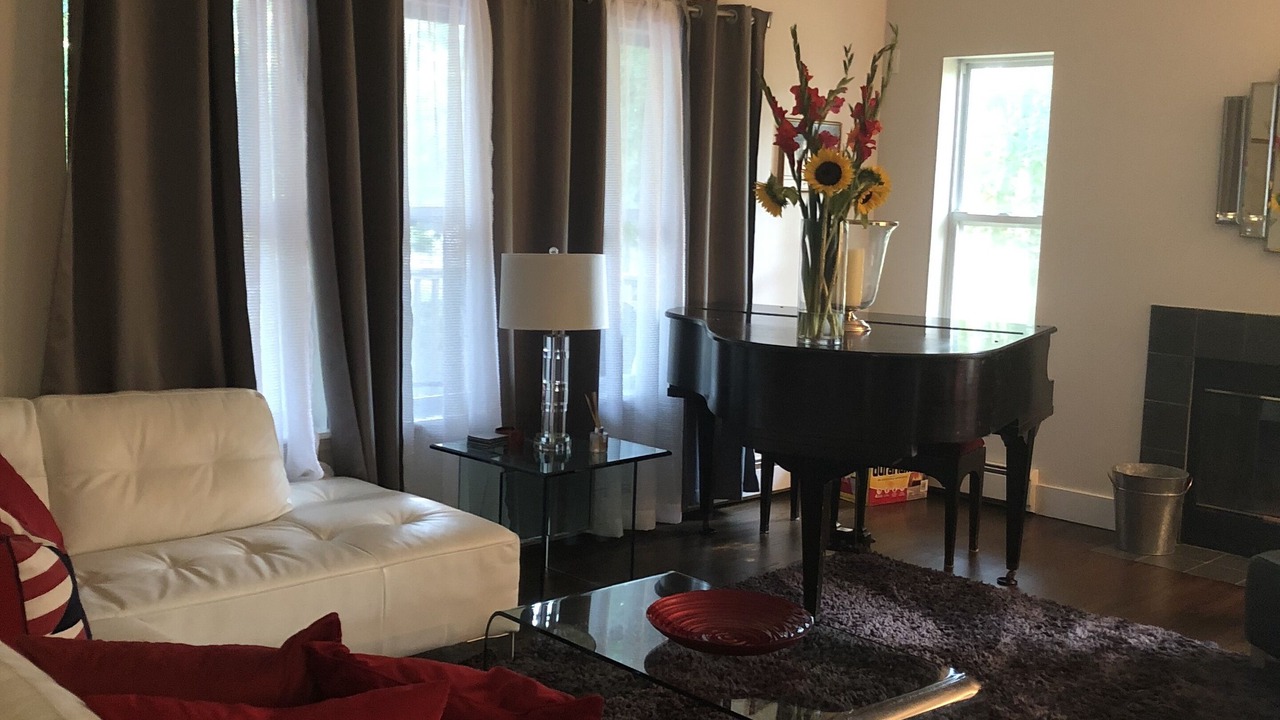 Photo of Livingroom in East Hampton North