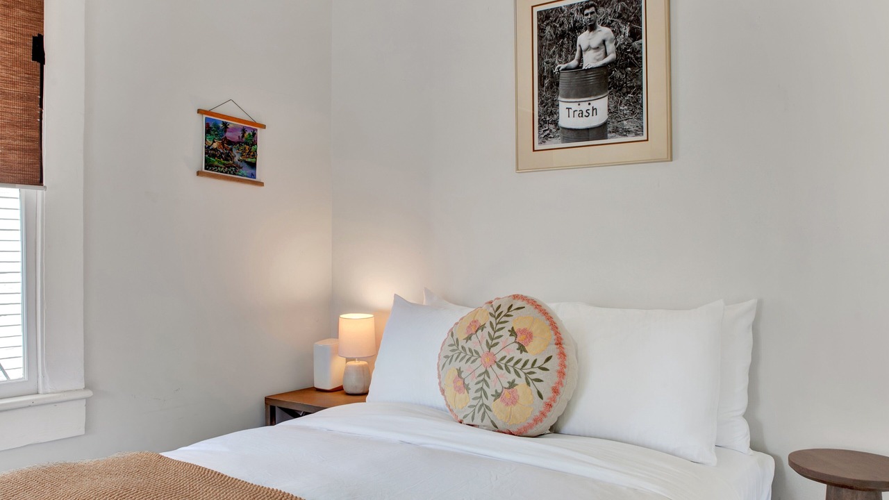 Photo of Bedroom in Metropolitan