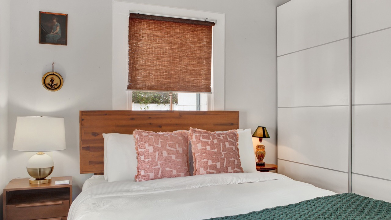 Photo of Bedroom in Metropolitan