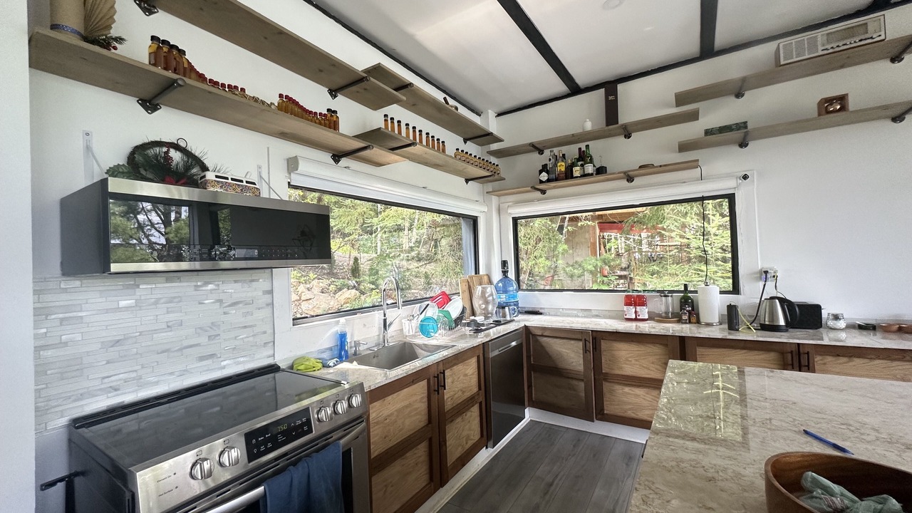 Photo of Kitchen in Algonquin Highlands