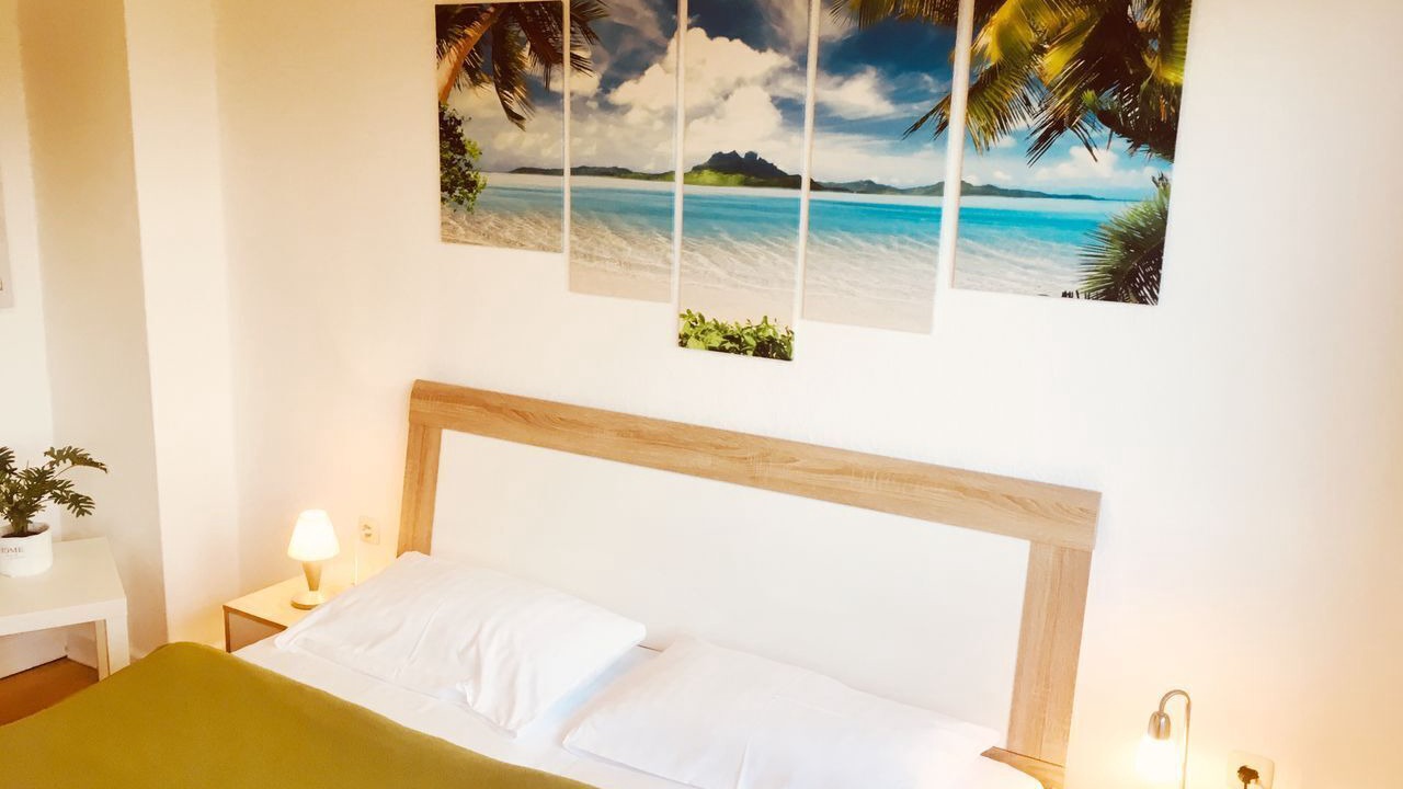 Photo of Bedroom in Russee - Hammer