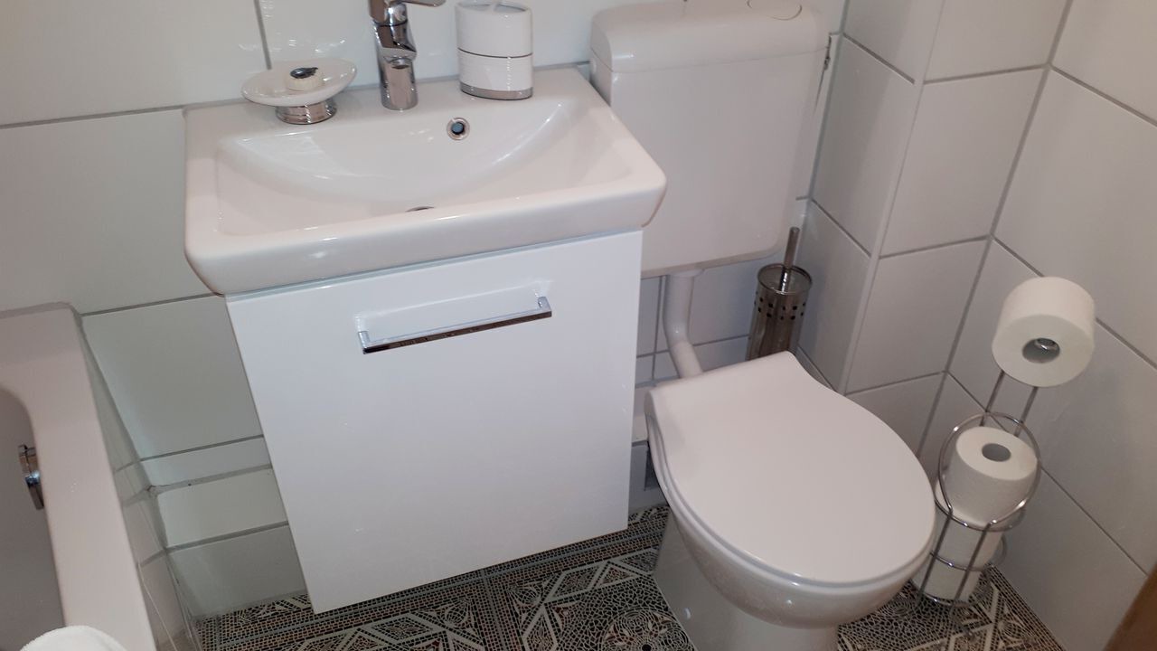 Photo of Bathroom in Russee - Hammer