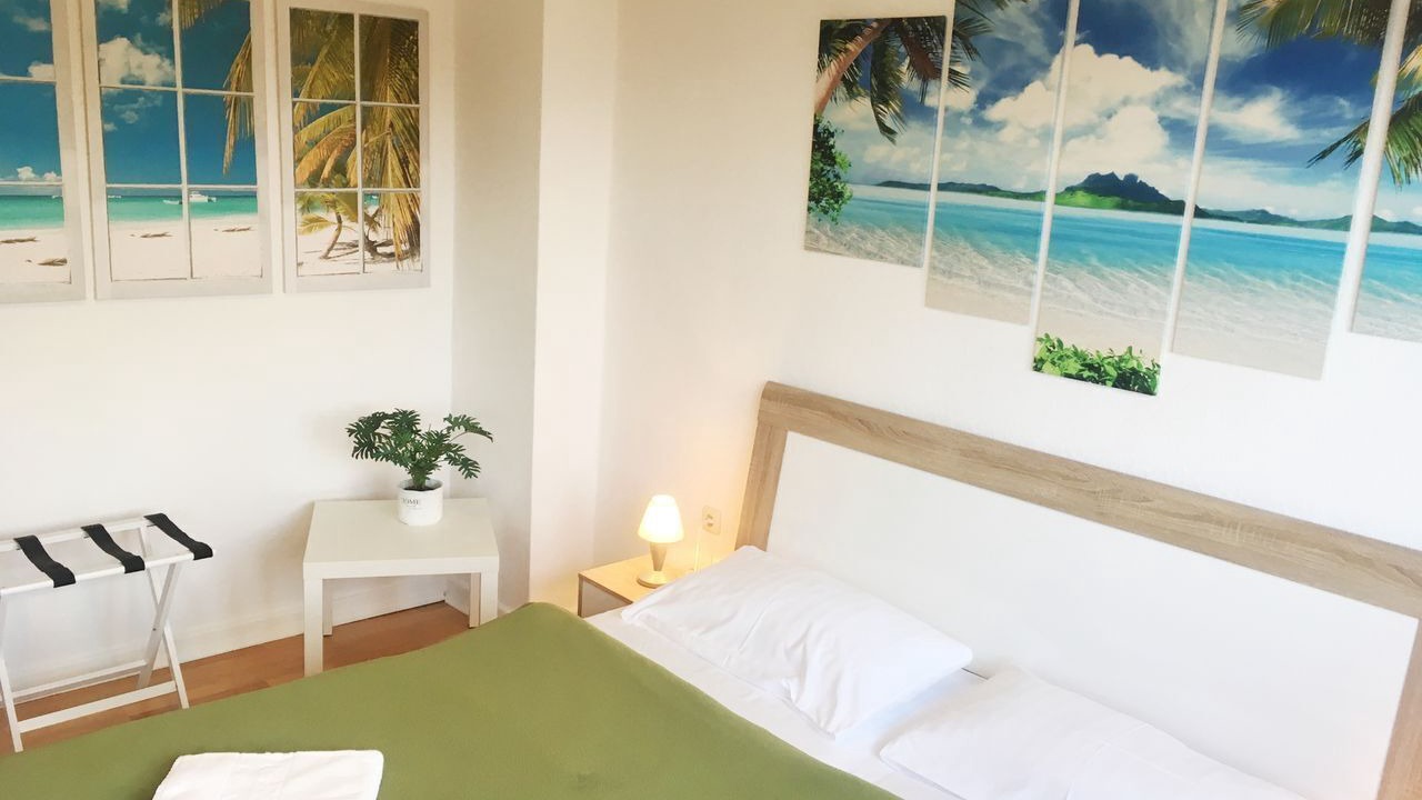 Photo of Bedroom in Russee - Hammer
