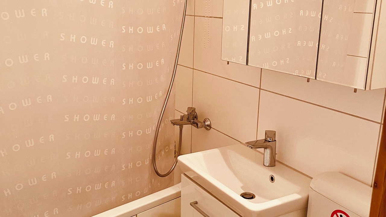 Photo of Bathroom in Russee - Hammer