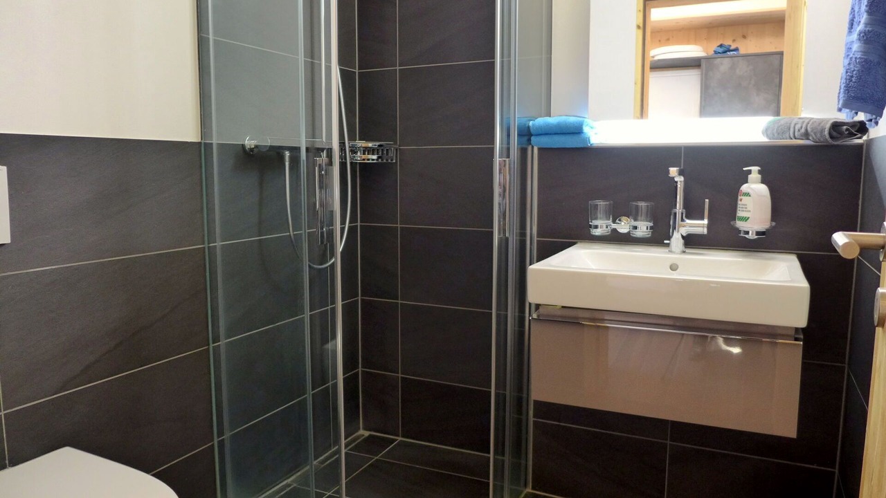 Photo of Bathroom in Kandersteg