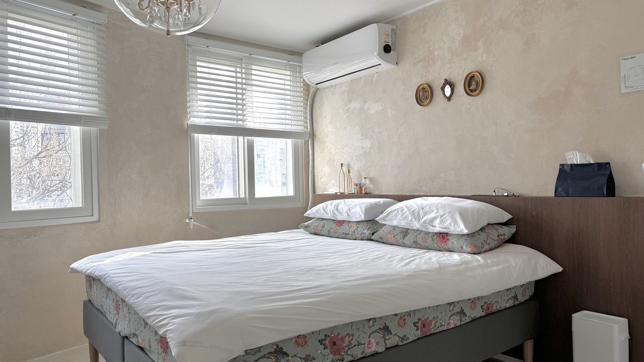Photo of Bedroom in Sinsu-dong