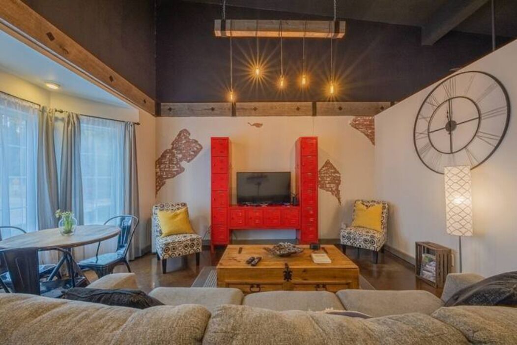 Photo of Livingroom in Demorest
