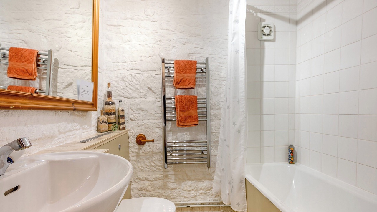 Photo of Bathroom in Painswick