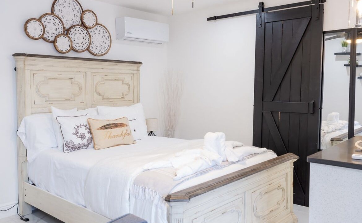 Photo of Bedroom in Bearss Plaza