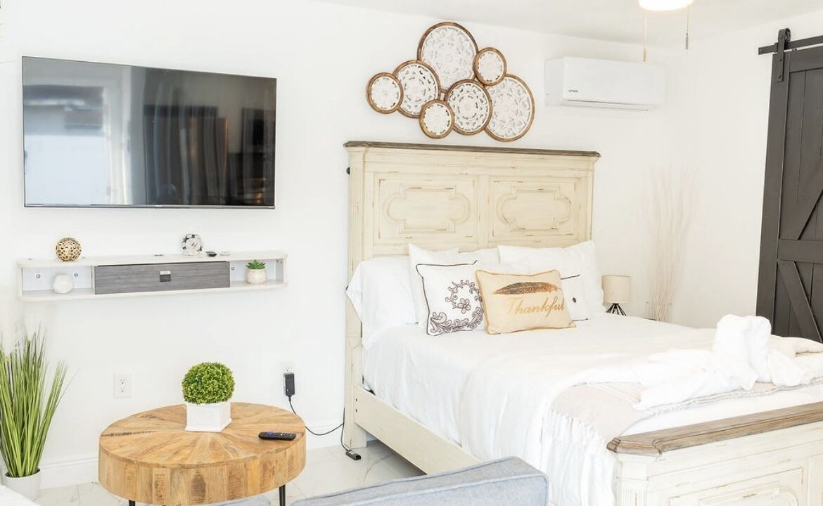 Photo of Bedroom in Bearss Plaza