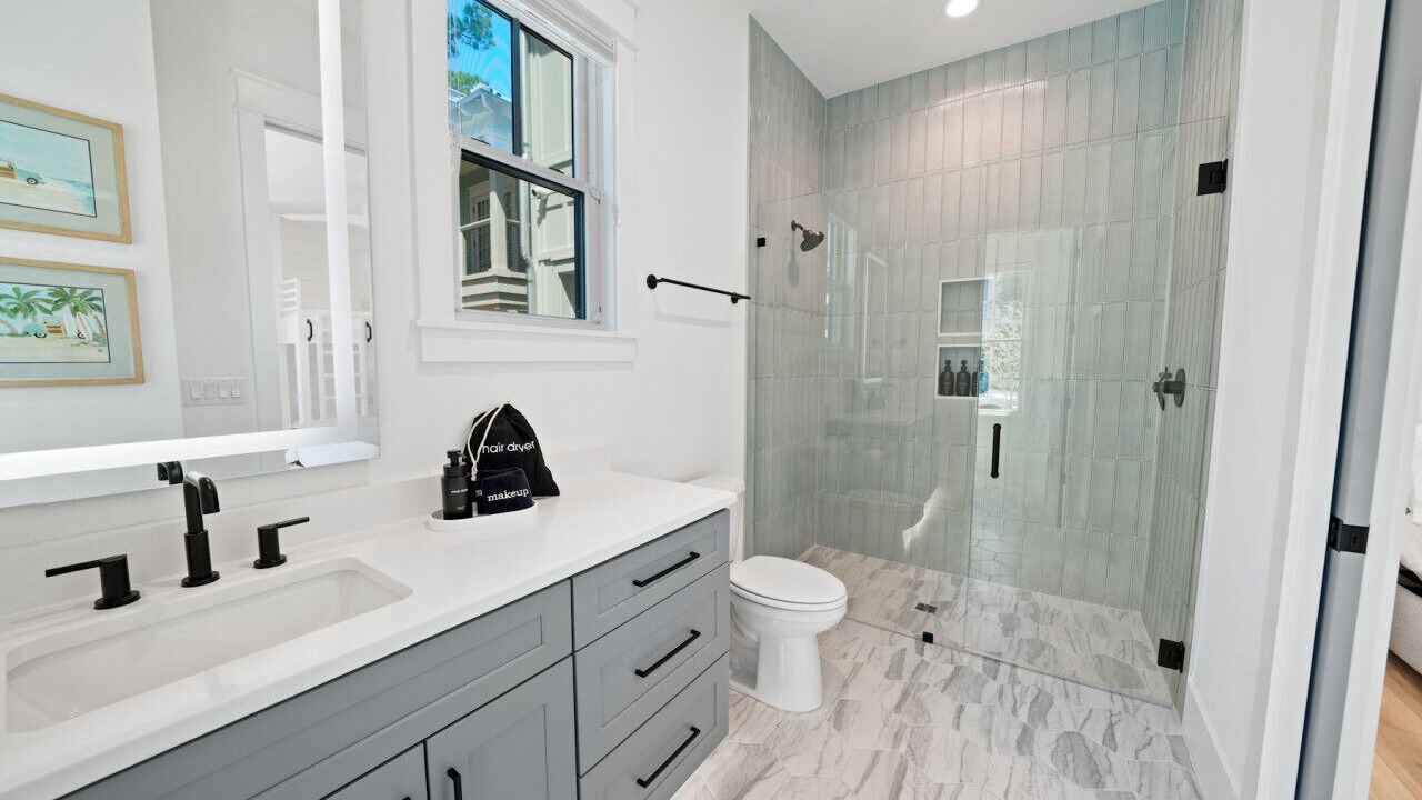 Photo of Bathroom in Lakeside at Blue Mountain Beach