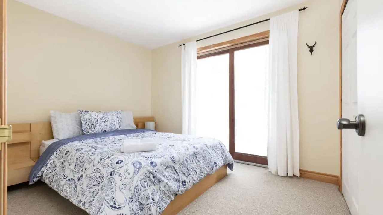 Photo of Bedroom in Lake of Bays
