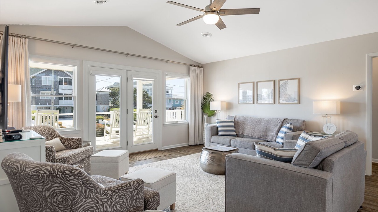 Photo of Livingroom in Atlantic Beach