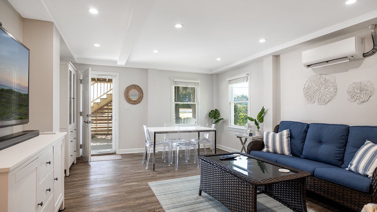 Photo of Livingroom in Atlantic Beach