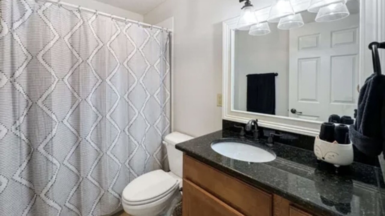 Photo of Bathroom in South Main Historic District